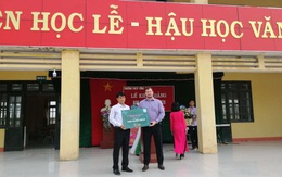 Apollo English trao tặng 30.000 cuốn sách tiếng Anh cho các em học sinh đầu năm học mới