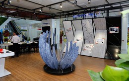 Bông hoa đá độc đáo thu hút khách tham quan tại triển lãm Vietbuild 2019