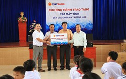 Vietbank tặng 760 máy tính cho các chùa và trường học