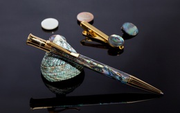 Bút Ngọc Trai - Một phần tư thế kỷ khai nhịp tri thức