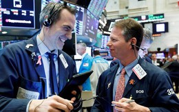 Dow Jones bứt phá 4 phiên liên tiếp, Boeing tiếp tục lao dốc