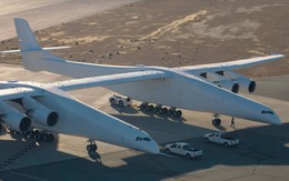 Cận cảnh chiếc máy bay lớn nhất thế giới do nhà đồng sáng lập Microsoft xây dựng