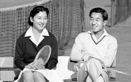 Chuyện tình lãng mạn 60 năm của Vua và Hoàng hậu Nhật Bản: Dù bao năm đi nữa vẫn vui vẻ chơi tennis cùng nhau