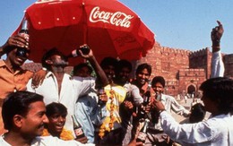 Mua đứt đối thủ, "kết liễu" nhãn hiệu nội địa: Coca-Cola 2 lần "nuốt chửng" thị trường Ấn Độ bất chấp sự hà khắc của chính phủ