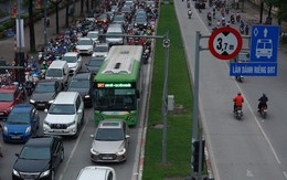 Sau 2 năm vận hành xe buýt nhanh BRT Hà Nội: Giá quá đắt cho một thử nghiệm thất bại