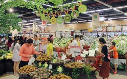 Hà Nội: Nắng nóng cao điểm khiến giá rau quả tăng mạnh