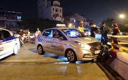 Hà Nội: Lái xe taxi ngủ gật đâm vỡ thành cầu Chương Dương