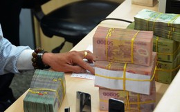 Nhân viên ngân hàng Việt đổ xô qua ngân hàng ngoại