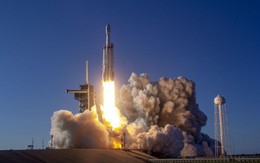 SpaceX phóng thành công sứ mệnh khó chưa từng có, 152 bộ tro cốt được mai táng không gian