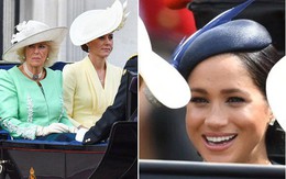 Cuộc đụng độ giữa mẹ chồng và 2 nàng dâu hoàng gia: Ngồi chung xe ngựa nhưng mỗi người một kiểu, chú ý nhất là thái độ của bà Camilla