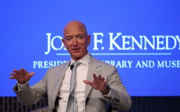 Dành cả "thanh xuân" để thực hiện ước mơ đưa con người du lịch vòng quanh vũ trụ, Jeff Bezos không ngần ngại chi hàng tỷ USD vào việc nghiên cứu