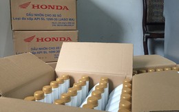 Thu giữ hàng trăm chai dầu nhớt giả mạo nhãn hiệu Honda