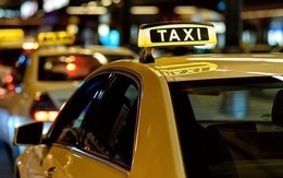 Doanh nghiệp taxi truyền thống muốn đối thoại với Thủ tướng về quy định "đeo mào" cho xe hợp đồng điện tử