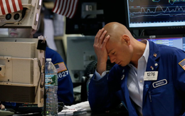 Thị trường lo ngại về diễn biến leo thang của chiến tranh thương mại, Dow Jones có lúc mất hơn 400 điểm