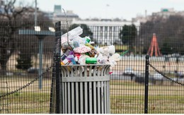 Chính phủ Mỹ đóng cửa: Các hoạt động “đóng băng”, rác vương vãi khắp đường