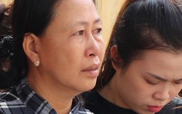 Vượt gần 1.500km, cha mẹ nữ sinh tử vong trong vụ xe lao xuống vực đèo Hải Vân ngã quỵ khi đón thi thể con tại nhà vĩnh biệt