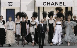 14 show diễn huyền thoại của Chanel dưới thời Karl Lagerfeld khiến giới mộ điệu thổn thức