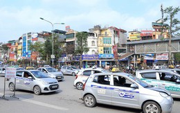 Hà Nội: Bát nháo taxi ngoại tỉnh