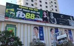 Treo pano quảng cáo cho website đánh bạc, cá cược trực tuyến ở trung tâm Đà Nẵng