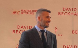 Clip độc quyền: David Beckham được bảo vệ nghiêm ngặt, diện vest lịch lãm tại họp báo ở Việt Nam