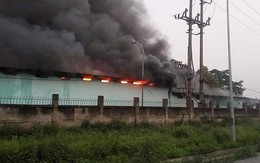 Hà Nội: Nhà kho chứa hàng 200m2 của công ty dược bị lửa thiêu lúc rạng sáng