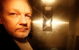 Nhà sáng lập WikiLeaks lĩnh án tù gần 1 năm