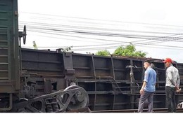 Lật toa tàu hỏa ở Nam Định, đường sắt Bắc-Nam bị tê liệt