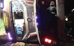 Lật xe khách ở Đồng Nai, 19 người thương vong