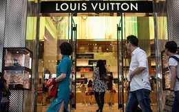 [Chuyện thương hiệu] Vì sao những chiếc túi Louis Vuitton rất đắt đỏ nhưng không bao giờ giảm giá?