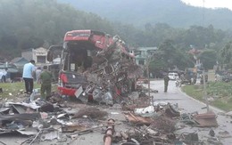 Hiện trường vụ tai nạn kinh hoàng khiến 3 người tử vong, 38 người bị thương ở Hòa Bình