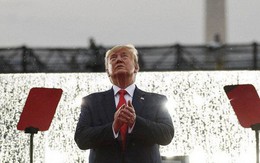 Máy nhắc chữ gây 'đại họa' cho Tổng thống Trump trong lễ kỷ niệm Quốc khánh