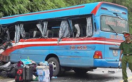 Xe khách đâm xe đầu kéo ở Tuyên Quang, hơn 10 người bị thương