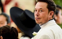 Đến Mỹ với 2.000 USD và vali đầy sách, “gã điên” Elon Musk nay đã "dưới vài người, trên tỷ người"