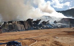 Đang cháy lớn ở khu công nghiệp Phú Tài, Bình Định