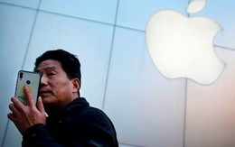 Trump áp thuế 30% với hàng hóa Trung Quốc, cổ phiếu Apple giảm mạnh