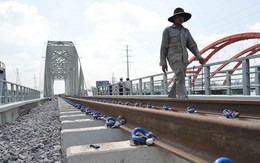 Cầu đường sắt trăm tỷ ở Sài Gòn trước ngày thông xe