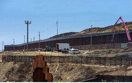 Kế hoạch xây tường biên giới của Trump đe dọa hơn 120 dự án quốc phòng