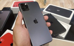 iPhone 11 hàng Lock rầm rộ đổ bộ Việt Nam, rẻ hơn tận 10-15 triệu so với máy gốc