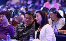 Jack Ma: "Đằng sau người đàn ông thành đạt luôn có một người phụ nữ mạnh mẽ. Riêng tôi lại có rất nhiều"