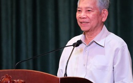 Nguyên Chủ tịch nước Nguyễn Minh Triết nói chuyện với thanh niên