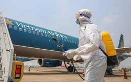 Ứng phó khẩn cấp với dịch COVID-19, lãnh đạo nhiều hãng hàng không Việt tự đề xuất cắt giảm lương thưởng nhằm chia sẻ khó khăn
