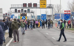 EU đóng cửa toàn bộ biên giới trong 30 ngày