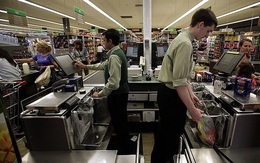 Cho nhân viên đi bán hàng siêu thị, hãng hàng không Úc dù ngừng bay vẫn giải quyết được 5000 việc làm cho người lao động