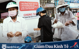 Máy "ATM nhả ra gạo" miễn phí cho người nghèo giữa thời dịch ở Sài Gòn, đảm bảo "không một ai bị bỏ lại phía sau"