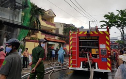 TP HCM: Cháy trên đường Tôn Đản - quận 4, khói bao trùm khu dân cư