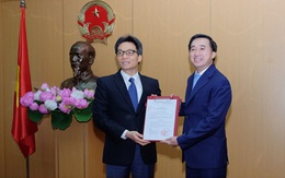 Trao quyết định bổ nhiệm Thứ trưởng Bộ Y tế Trần Văn Thuấn