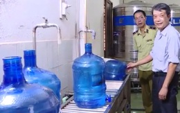 Phát hiện cơ sở lấy nước mương thải sản xuất nước bình "tinh khiết"