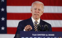 Biden: Trump đang "đầu hàng" trước đại dịch Covid-19