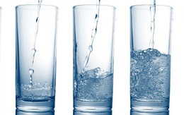 Uống bao nhiêu nước mỗi ngày là đủ cho một cơ thể khỏe mạnh? Lời giải đáp của các chuyên gia thực sự hữu ích trong những ngày hè nóng "bỏng rát"