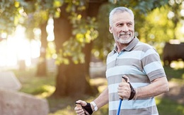Bước sang tuổi 50, bạn cần những thói quen và chế độ sống mới: 5 quan niệm sai lầm tưởng là tốt nhưng lại hại sức khỏe tuổi trung niên